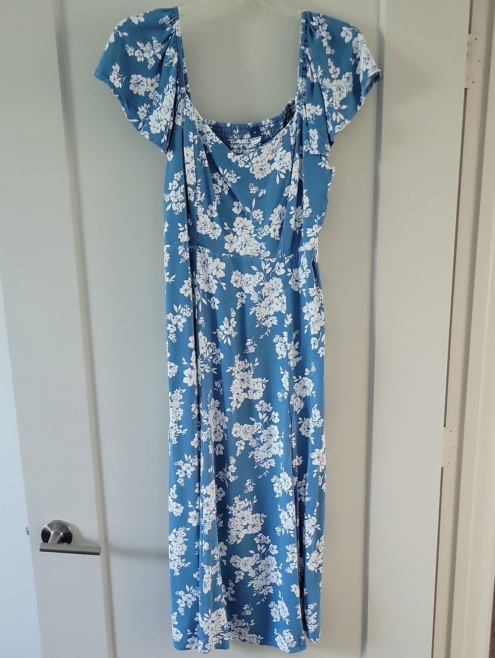Blue Floral Midi Dress with Scoop Neck